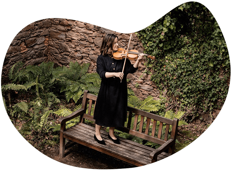 Foto Beatriz eventos musicales tocando violin