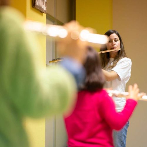 Paula profesora de flauta